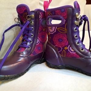Bogs Sidney lace boots